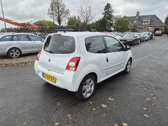 krockskadad bil auto Renault Twingo 1.2 16V 2009/10