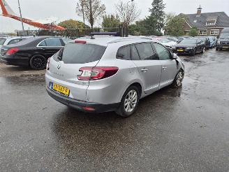 Coche accidentado Renault Mégane 1.5 dCi 2013/6