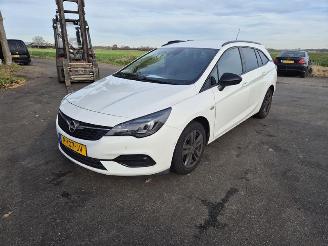 Opel Astra SPORTS TOURER+ 1.2 Turbo picture 3