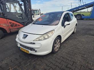 Peugeot 207 1.6 Vti picture 3