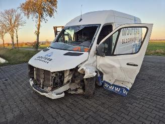 Mercedes Sprinter 519 CDi picture 3