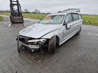 BMW 3-serie 330e picture 3