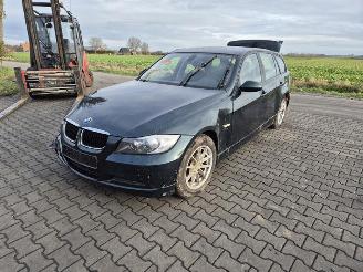 BMW 3-serie 318i touring picture 3
