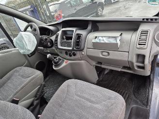 Renault  Trafic 2.0 dCi picture 8