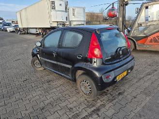 Peugeot 107 1.0 12v picture 2