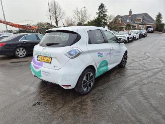 uszkodzony samochody osobowe Renault Zoé R110 2019/4