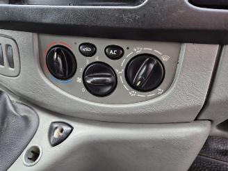 Renault Trafic 1.9 dCi picture 11