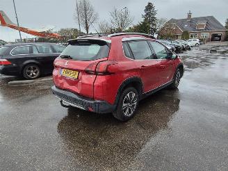 Voiture accidenté Peugeot 2008 1.2 16v 2016/8