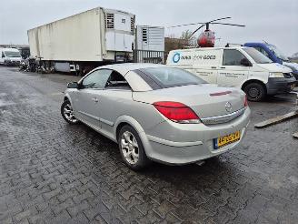 Opel Astra TwinTop 1.6 16v picture 2