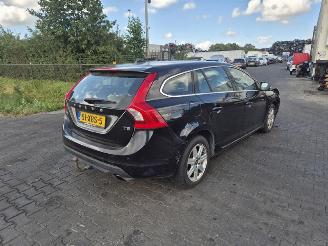 Sloopauto Volvo V-60 T3 2012/5