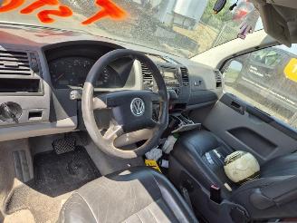 Volkswagen Transporter 2.5 TDi picture 5