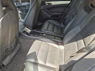 Porsche Panamera 4S picture 14