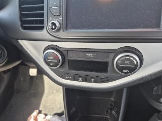 Kia Picanto 1.0 12v picture 6