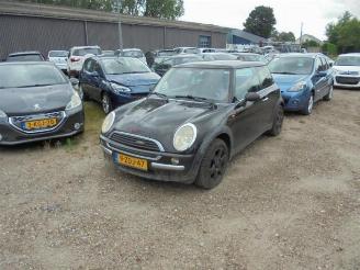 Vrakbiler auto Mini One Mini One/Cooper (R50), Hatchback, 2001 / 2007 1.6 16V One 2003/12