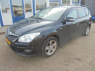 demontáž osobní automobily Hyundai I-30 Crosswagon 1.4i-Motion Buisiness 2011/5