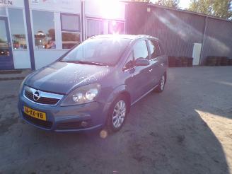 Damaged car Opel Zafira 2.2 Cosmo 2007/9