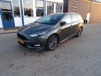krockskadad bil auto Ford Focus 1.6 eco Boost  ST LINE 2018/3