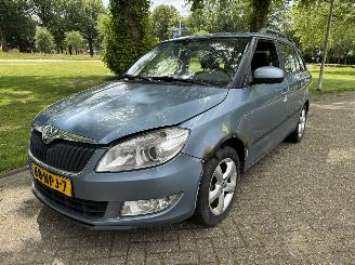 krockskadad bil auto Skoda Fabia 1.2 2010/1