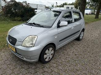 skadebil auto Kia Picanto  2006/1