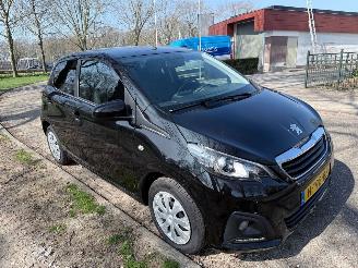 Damaged car Peugeot 108 53 kW (72 PK)  998 cc. 2020/1