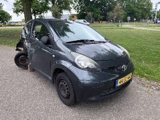 Damaged car Toyota Aygo 50 kW (68 PK)  998 cc. 2008/3