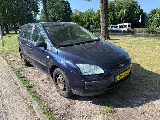 skadebil auto Ford Focus 74 kW (101 PK)  1596 cc. 2006/6