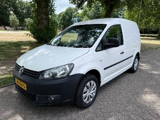 krockskadad bil auto Volkswagen Caddy 55 kW (75 PK)  1598 cc. 2013/2