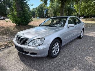 Damaged car Mercedes S-klasse 4000 CC 2002/1