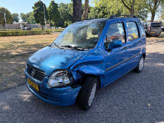Auto incidentate Opel Agila 55 kW (75 PK)  1199 cc. 2001/4