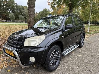 damaged passenger cars Toyota Rav-4  2004/1
