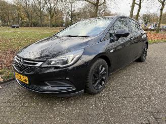 Vaurioauto  passenger cars Opel Astra  2018/1