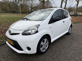 skadebil auto Toyota Aygo  2013/1