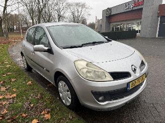 Renault Clio  picture 7