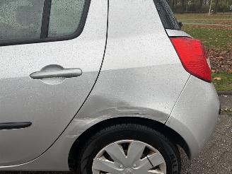 Renault Clio  picture 10