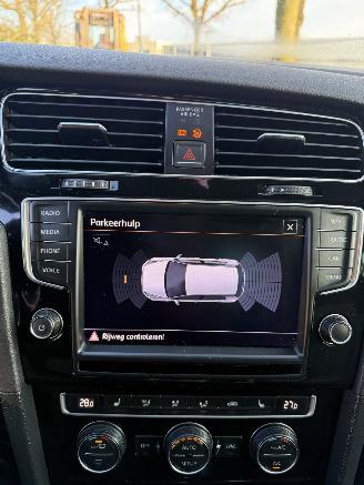 Volkswagen Golf  picture 23