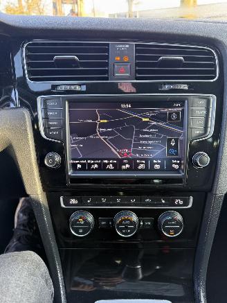 Volkswagen Golf  picture 28