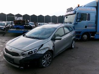 krockskadad bil auto Kia Ceed 1.4 CRDI Break Comfort 2018/2