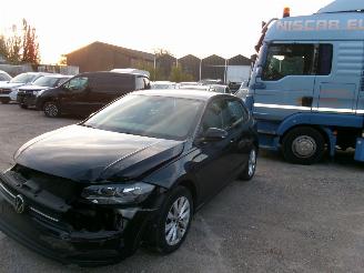 krockskadad bil auto Volkswagen Polo 1.0 Comfortline 2021/9