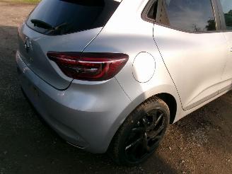 Renault Clio 1.0 Limited picture 16