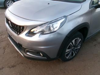 Peugeot 2008 1.2 Allure picture 5
