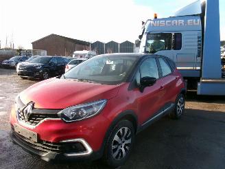 skadebil auto Renault Captur 0.9 Zen 2018/4