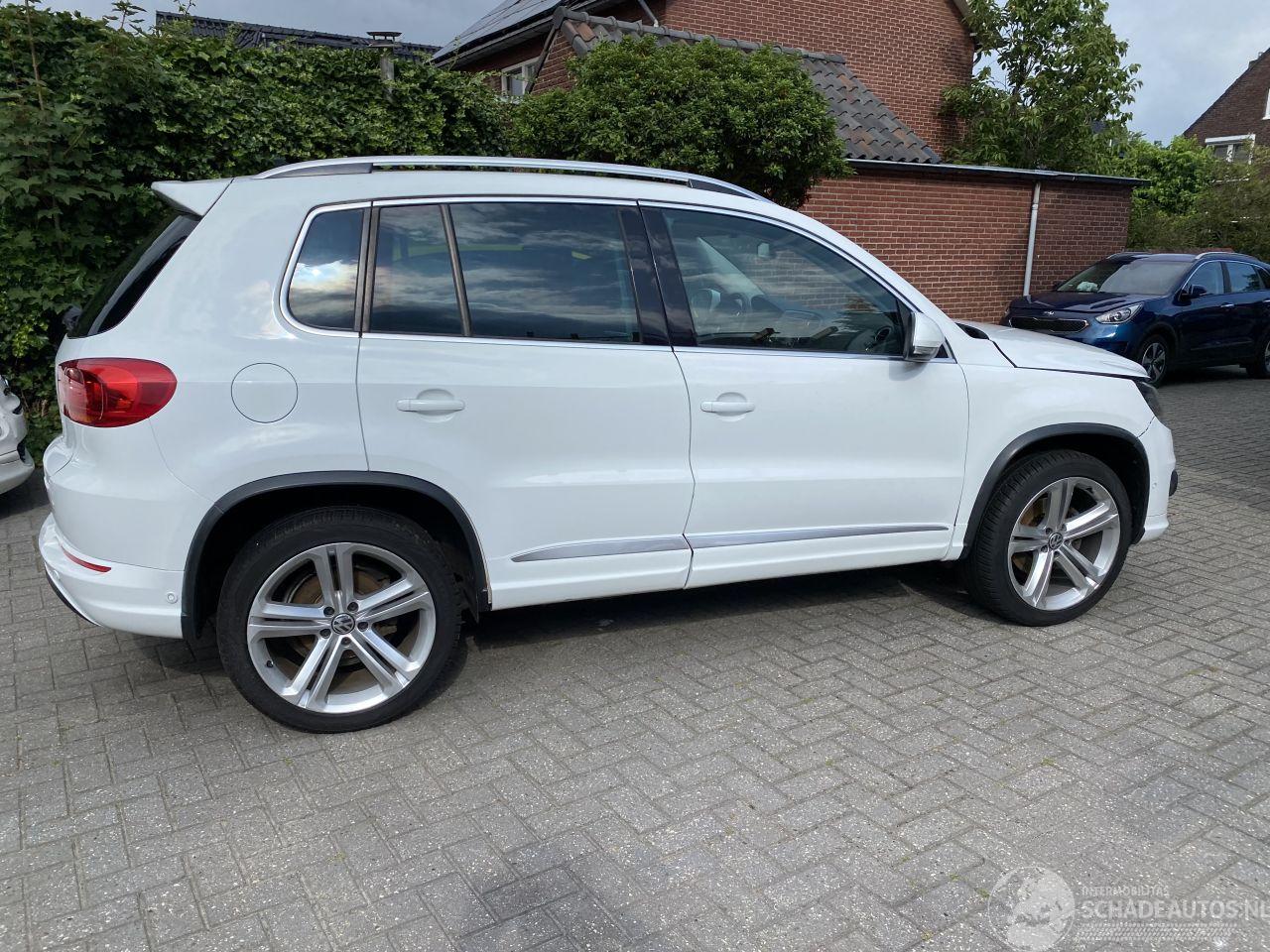 Volkswagen Tiguan 4Motion 1.4 TSi Sport&Style R-line Edition.pano/leer