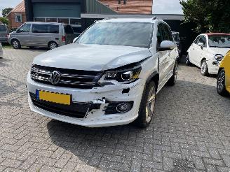 uszkodzony samochody osobowe Volkswagen Tiguan 4Motion 1.4 TSi Sport&Style R-line Edition.pano/leer 2014/2