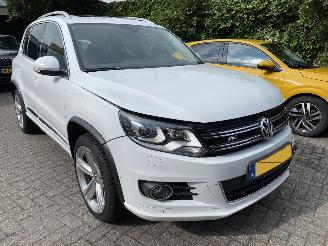 Volkswagen Tiguan 4Motion 1.4 TSi Sport&Style R-line Edition.pano/leer picture 3
