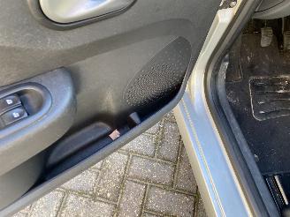 Renault Twingo 1.2 16v Authentique picture 18