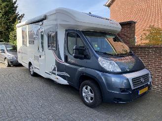 krockskadad bil camper Challenger  Challeger Mageo 118EB/119 Queensbed en hefbed 2014/1