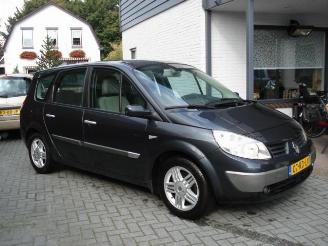 Schadeauto Renault Grand-scenic 120 pk dci 7 pers dynamique 2005/2