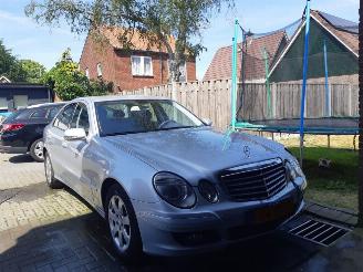 Auto incidentate Mercedes E-klasse 200 CDI Bsn Class Sedan 2008/1