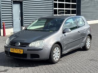 krockskadad bil auto Volkswagen Golf 1.4 FSI 16V Hatchback  Benzine 1.390cc 66kW (90pk) FWD 2005/9
