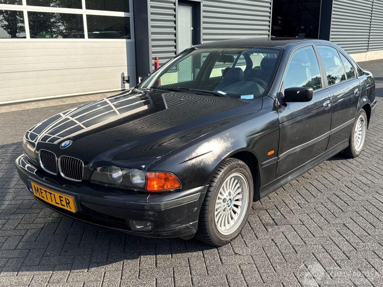 BMW 5-serie 525 tds Sedan 4Dr Diesel 2.498cc 105kW (143pk) RWD
